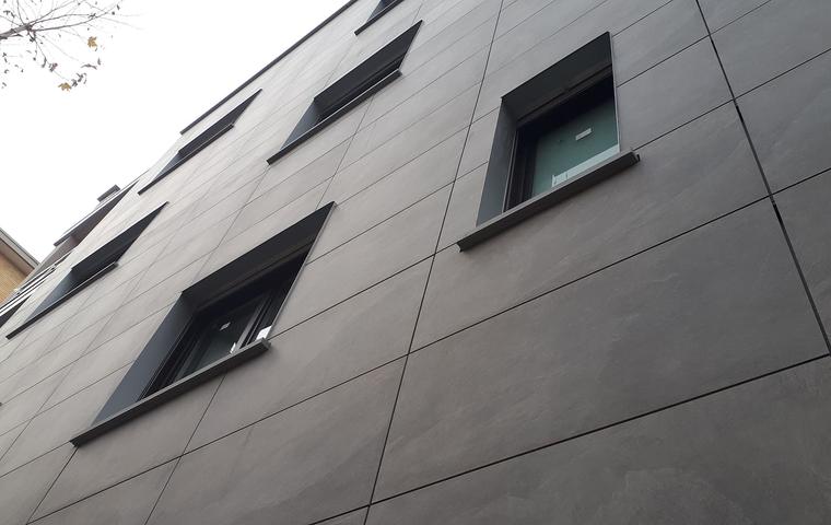 Neues Wohngebäude in Pinerolo