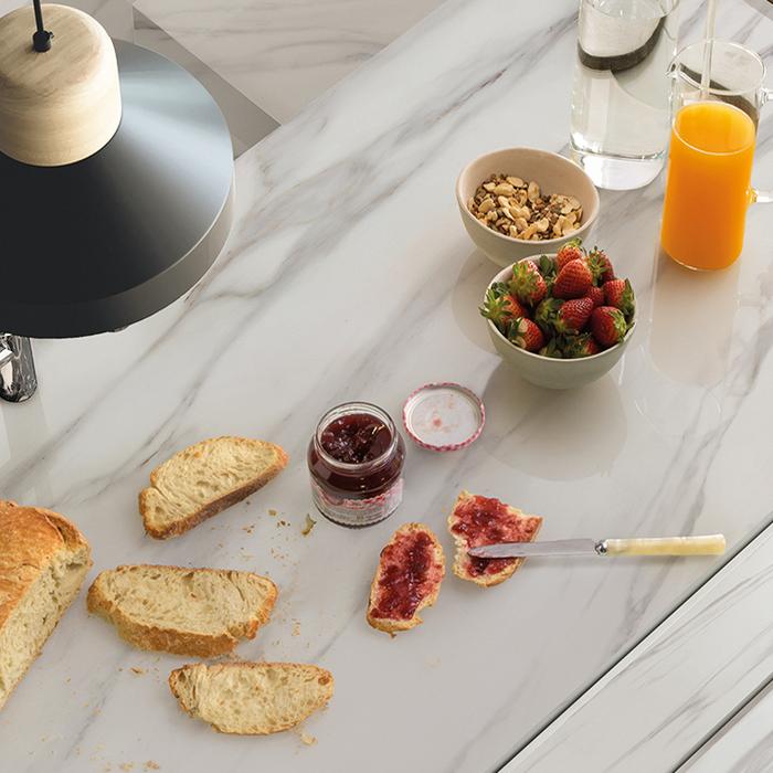 Feinsteinzeugfliesen reinigen. Hier einige Tipps von Emilgroup 358