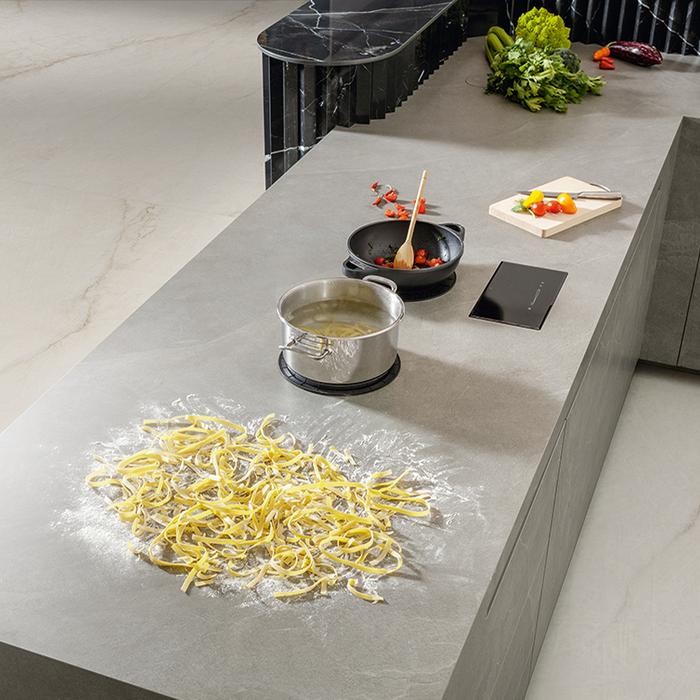 Unsichtbares Induktionsfeld: Der neueste Trend für Küchenarbeitsplatten 355 Unsichtbares Induktionsfeld: Der neueste Trend für Küchenarbeitsplatten 355